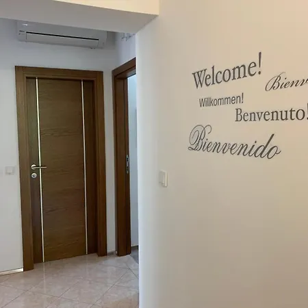 Close To Centre Apartament